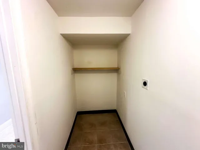 a view of utility room