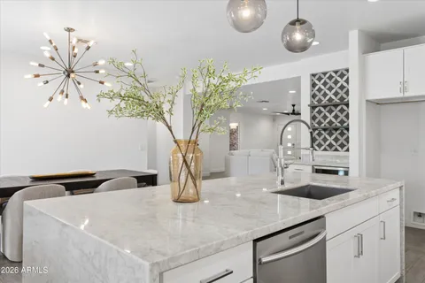 $950,000 | 1841 East Montecito Avenue, Phoenix, AZ 85016