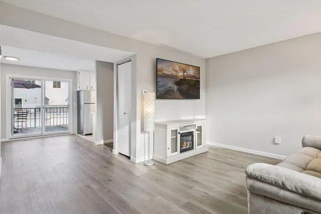 $217,500 | 1479 Goodwin Avenue North, Oakdale, MN 55128