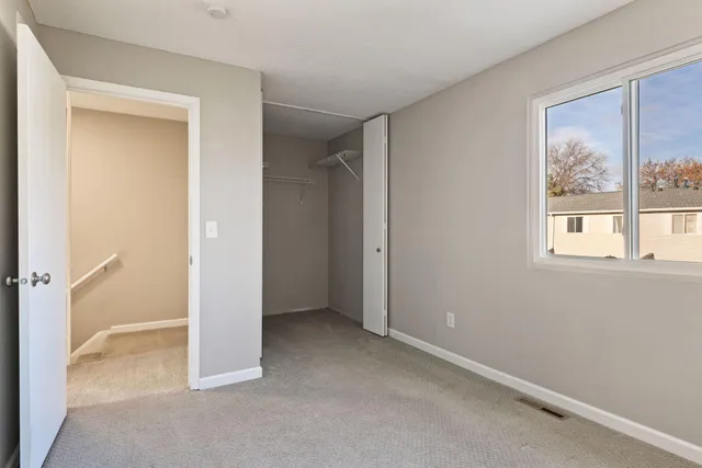 $217,500 | 1479 Goodwin Avenue North, Oakdale, MN 55128