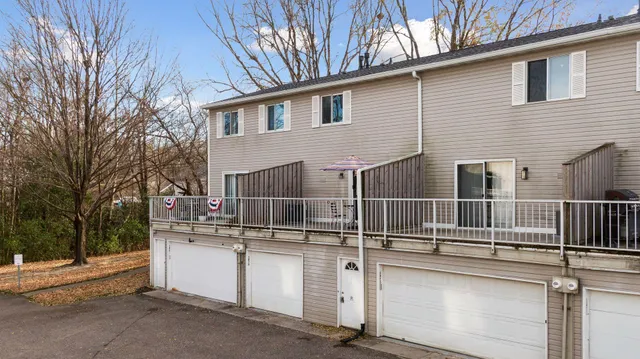 $217,500 | 1479 Goodwin Avenue North, Oakdale, MN 55128