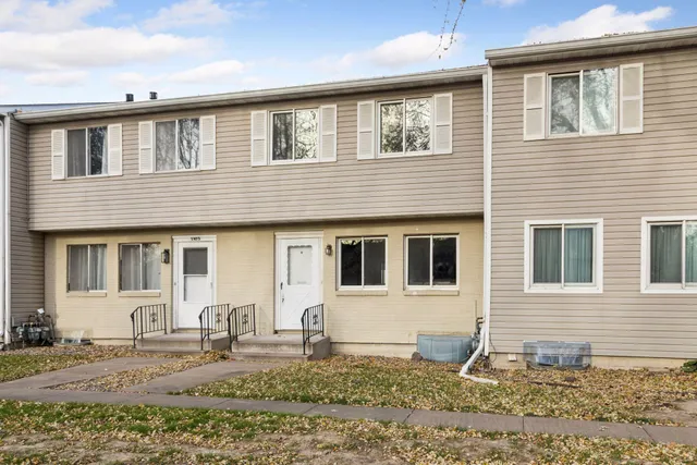 $217,500 | 1479 Goodwin Avenue North, Oakdale, MN 55128