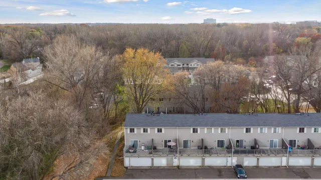 $217,500 | 1479 Goodwin Avenue North, Oakdale, MN 55128