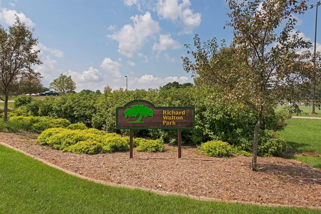 $217,500 | 1479 Goodwin Avenue North, Oakdale, MN 55128