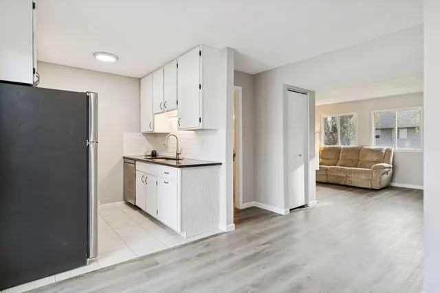 $217,500 | 1479 Goodwin Avenue North, Oakdale, MN 55128