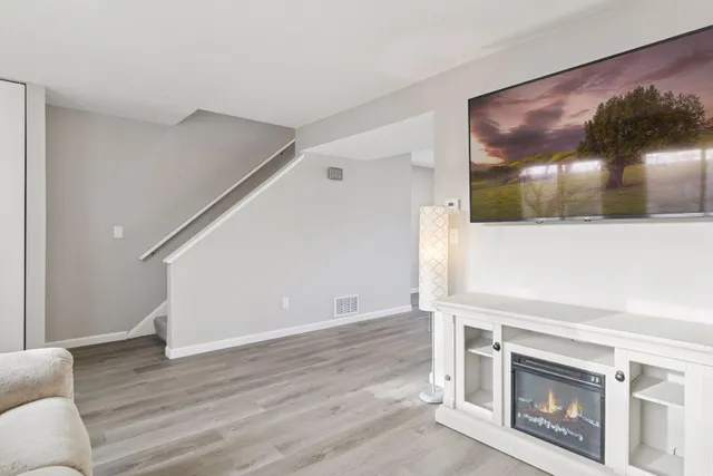 $217,500 | 1479 Goodwin Avenue North, Oakdale, MN 55128