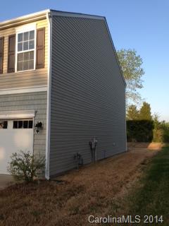 11910 Bending Branch Road Charlotte, NC 28227 - Photo 3 of 16 a backyard of a house