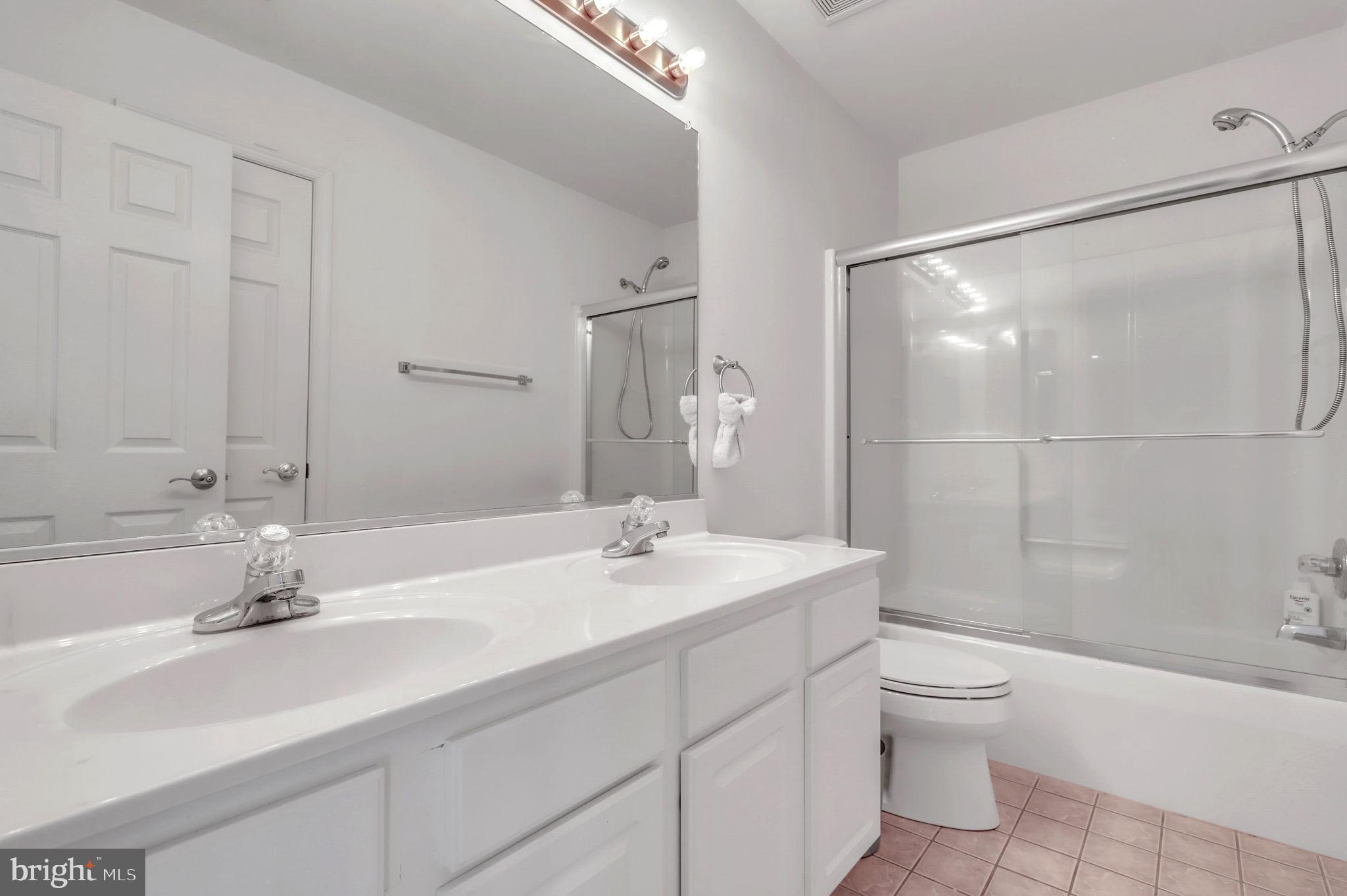 11846 Simpson Road Clarksville, MD 21029 - Photo 23 of 72 Hall bath