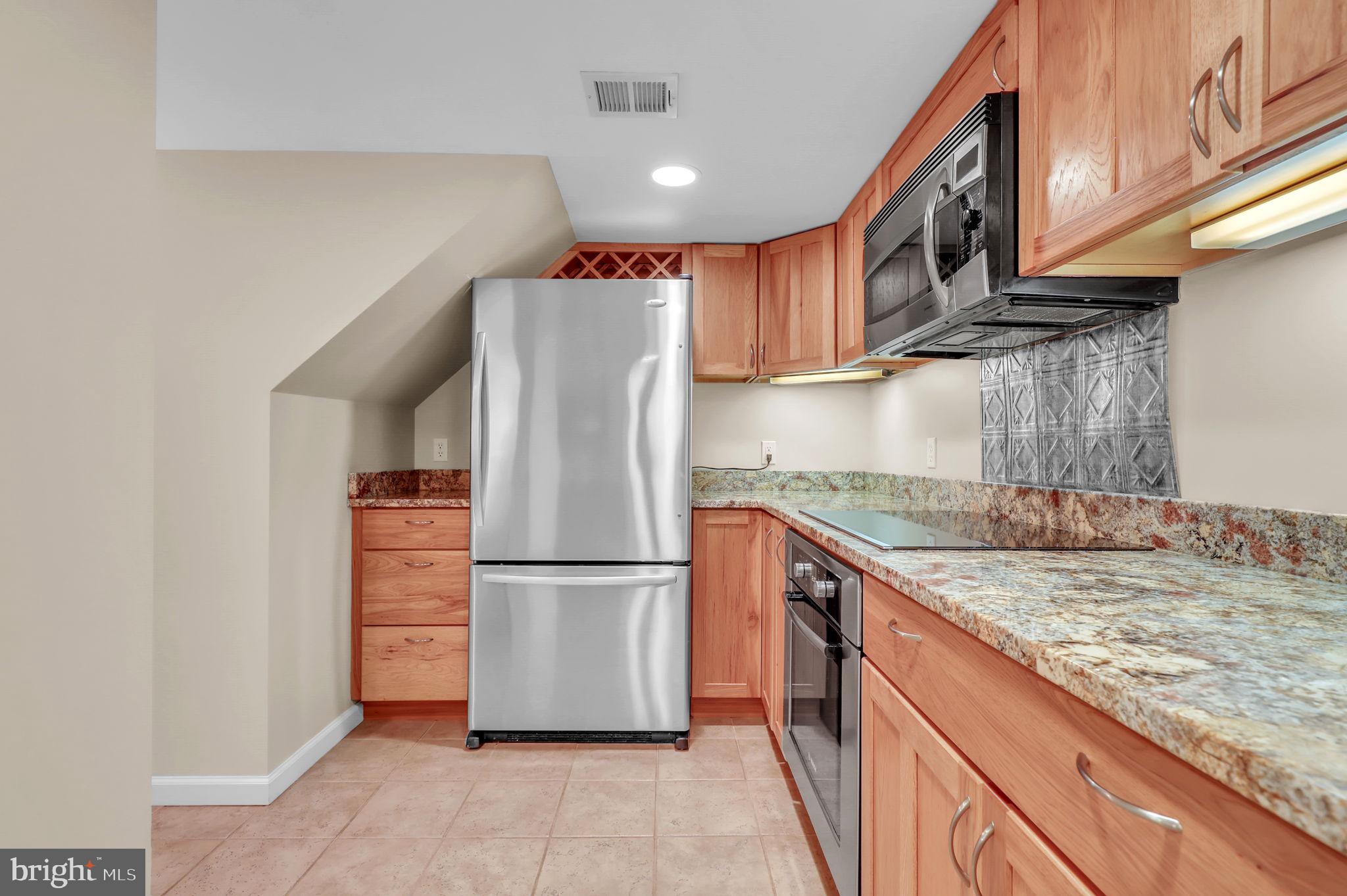 11846 Simpson Road Clarksville, MD 21029 - Photo 26 of 72 In law suite kitchen area