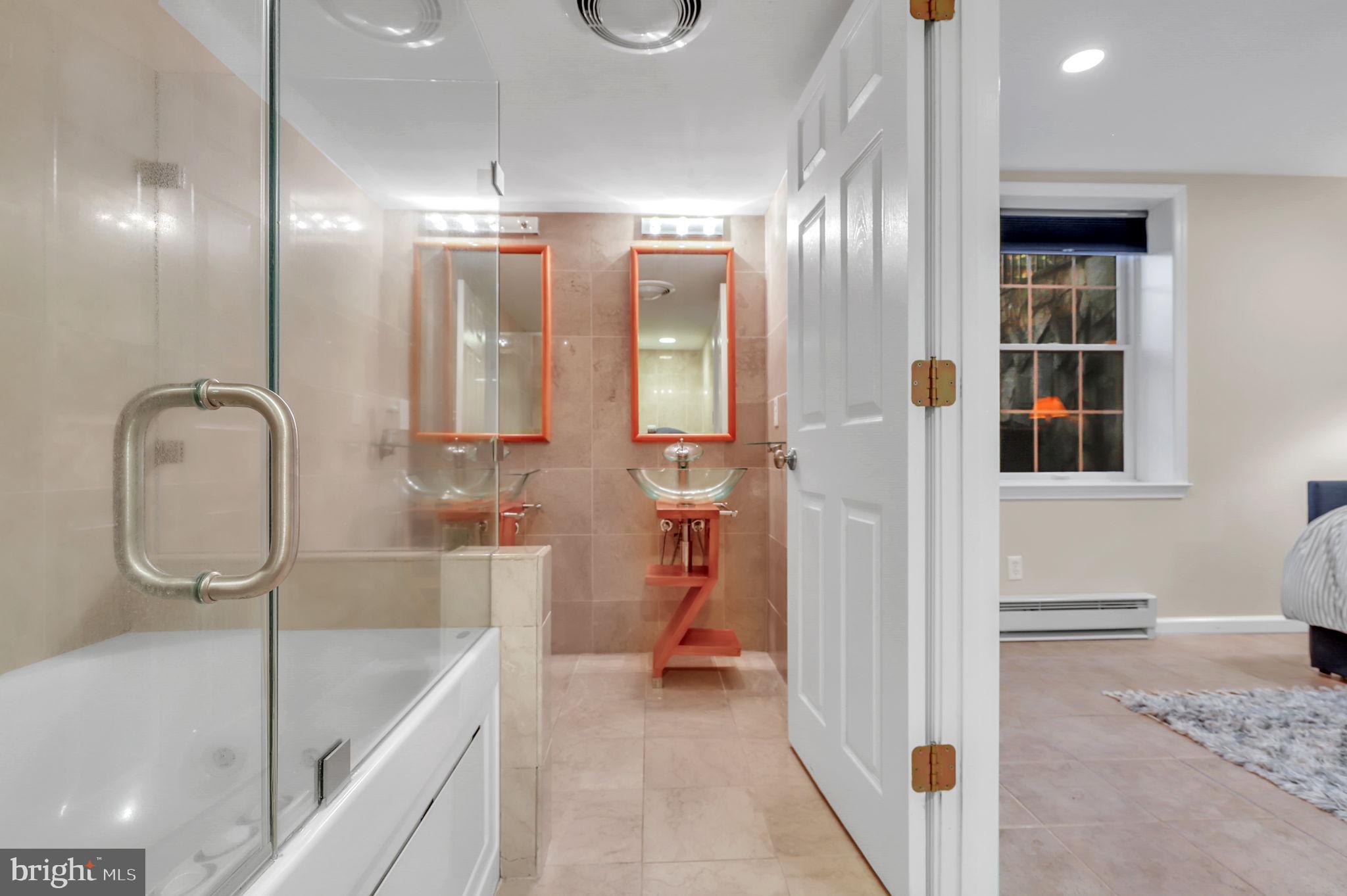 11846 Simpson Road Clarksville, MD 21029 - Photo 29 of 72 In law suite private lux bath