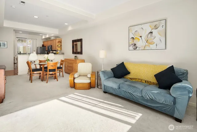 $560,000 | 4156 248th Court Southeast, Unit 67, Sammamish, WA 98029