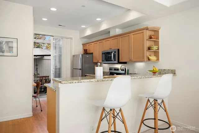 $560,000 | 4156 248th Court Southeast, Unit 67, Sammamish, WA 98029