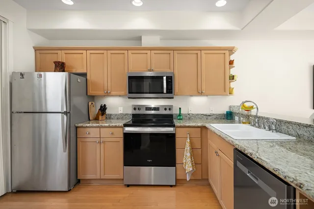 $560,000 | 4156 248th Court Southeast, Unit 67, Sammamish, WA 98029