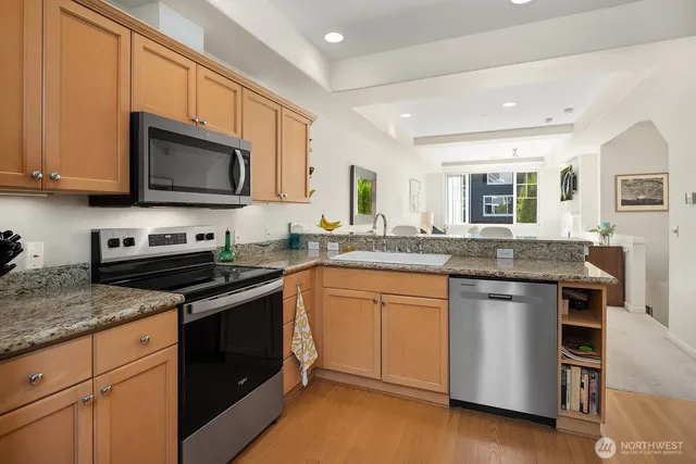 $560,000 | 4156 248th Court Southeast, Unit 67, Sammamish, WA 98029