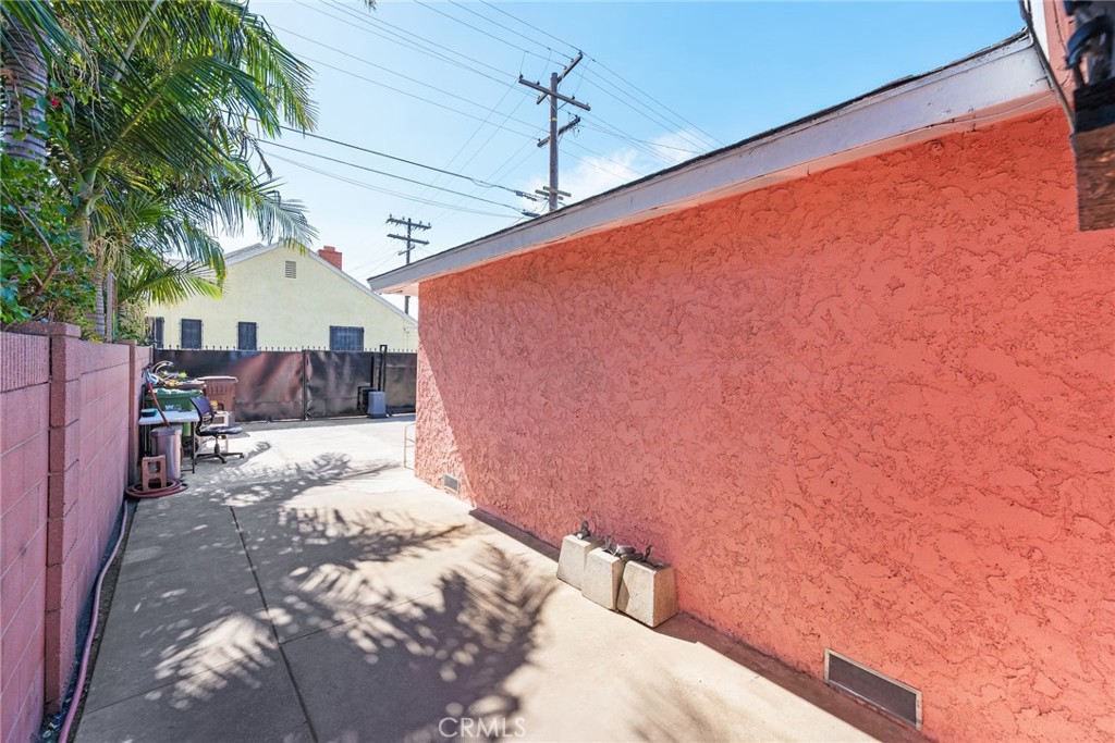 706 East Palmer Street Compton, CA 90221 - Photo 28 of 33