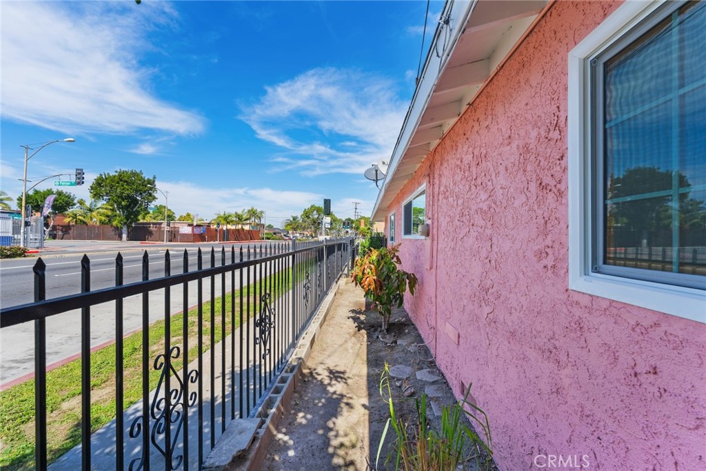 706 East Palmer Street Compton, CA 90221 - Photo 30 of 33