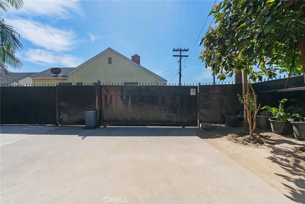 706 East Palmer Street Compton, CA 90221 - Photo 32 of 33