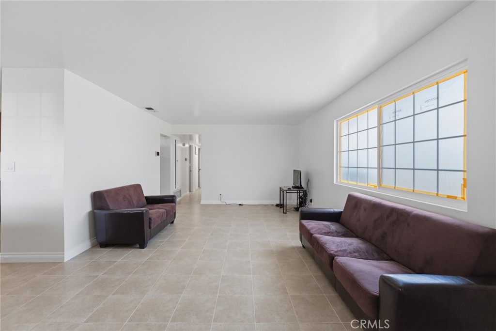 706 East Palmer Street Compton, CA 90221 - Photo 6 of 33