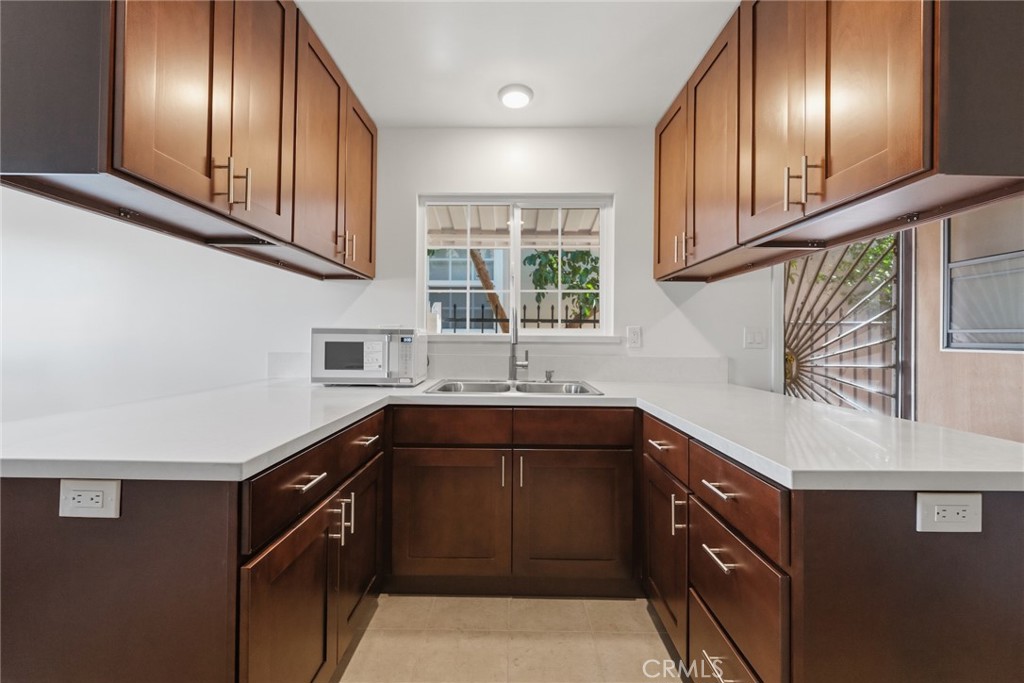 706 East Palmer Street Compton, CA 90221 - Photo 10 of 33