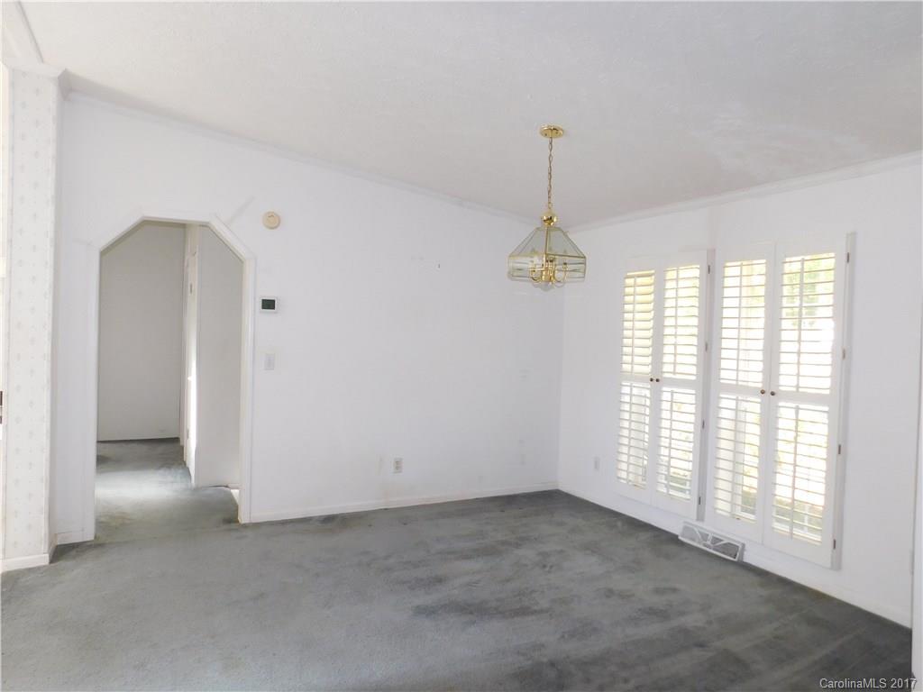 466 Slick Rock Road Hendersonville, NC 28792 - Photo 7 of 24 Gallery Image 7