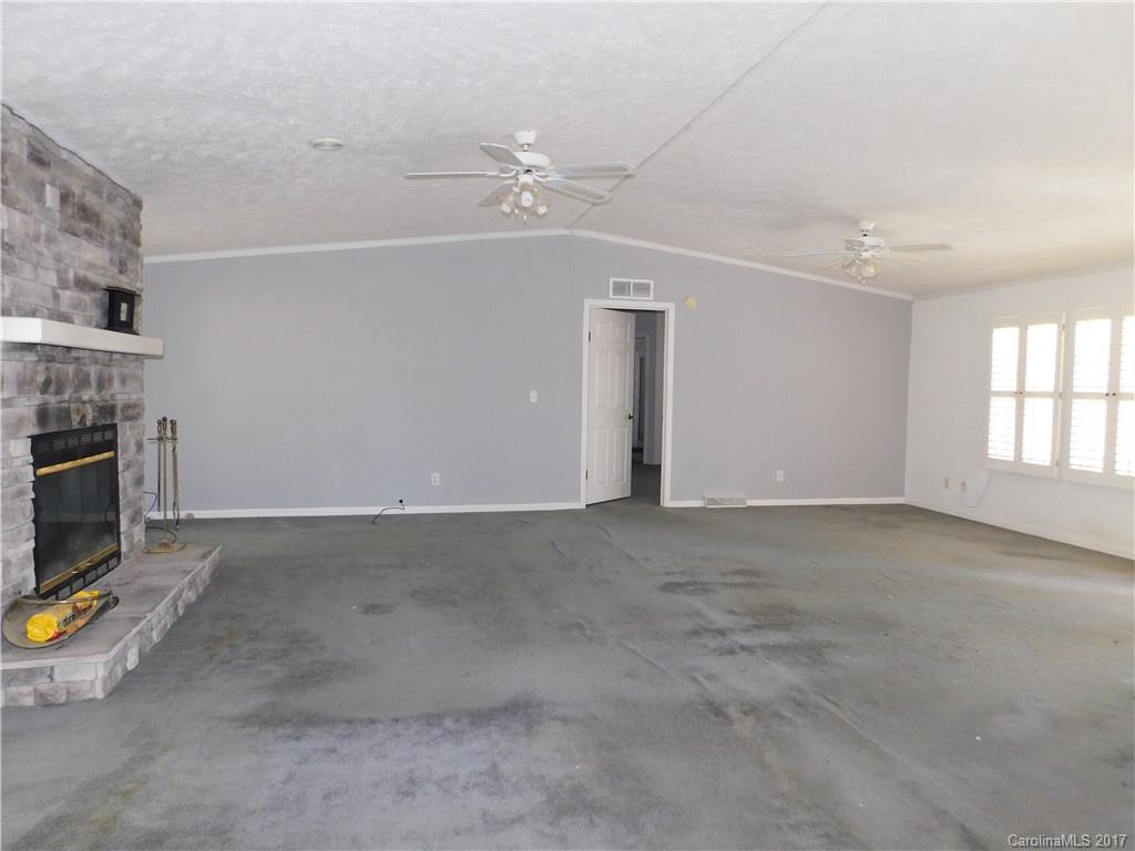 466 Slick Rock Road Hendersonville, NC 28792 - Photo 8 of 24 Gallery Image 8