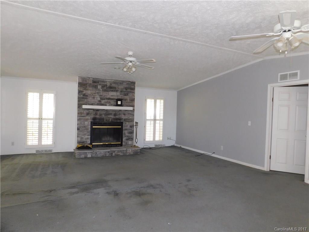 466 Slick Rock Road Hendersonville, NC 28792 - Photo 9 of 24 Gallery Image 9