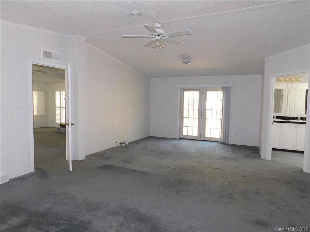 466 Slick Rock Road Hendersonville, NC 28792 - Photo 10 of 24 Gallery Image 10
