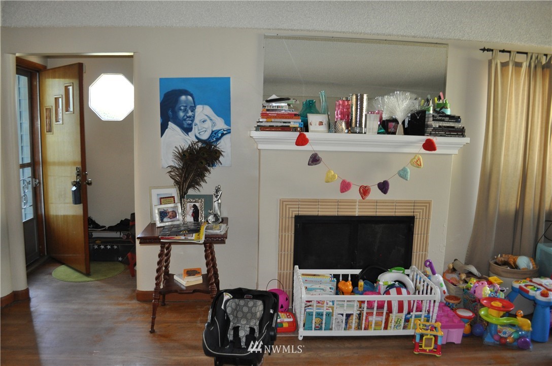 204 Pelly Avenue North Renton, WA 98057 - Photo 2 of 6 Gallery Image 2