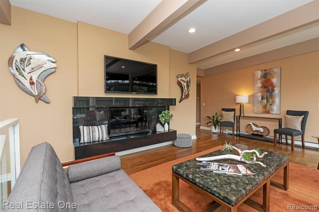 2083 Bonnie Brae Street Rochester Hills, MI 48309 - Photo 5 of 26