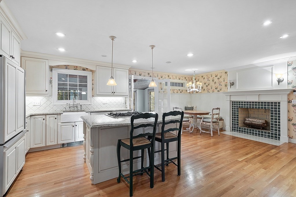 18 Brady Loop Andover, MA 01810 - Photo 2 of 42