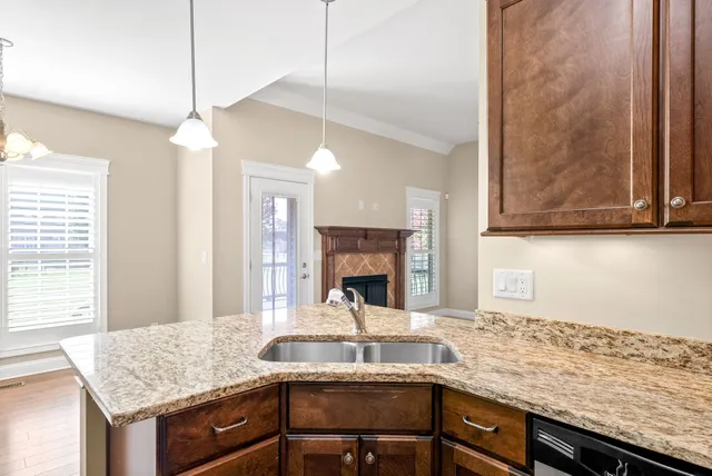 $2,380 | 126 Parkland Circle, Clarksville, TN 37043