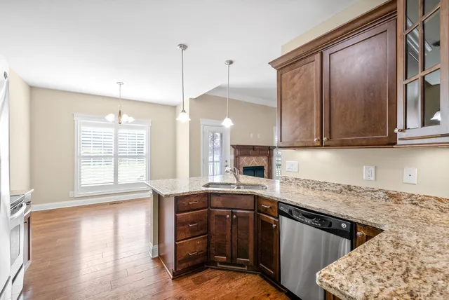 $2,380 | 126 Parkland Circle, Clarksville, TN 37043