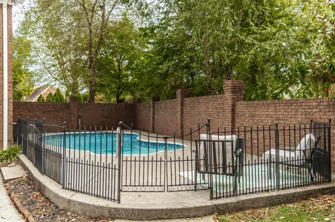 $875,000 | 135 North Country Club Drive, Hendersonville, TN 37075