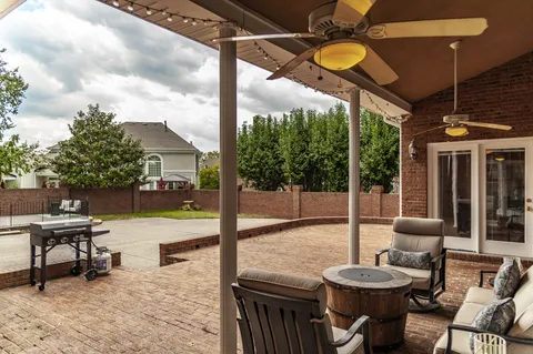 $875,000 | 135 North Country Club Drive, Hendersonville, TN 37075