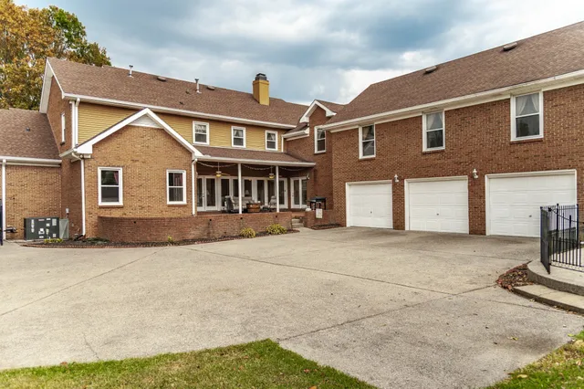 $875,000 | 135 North Country Club Drive, Hendersonville, TN 37075