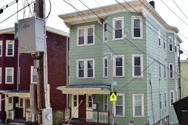$3,900 | 90 Fisher Avenue, Unit 1, Boston, MA 02120