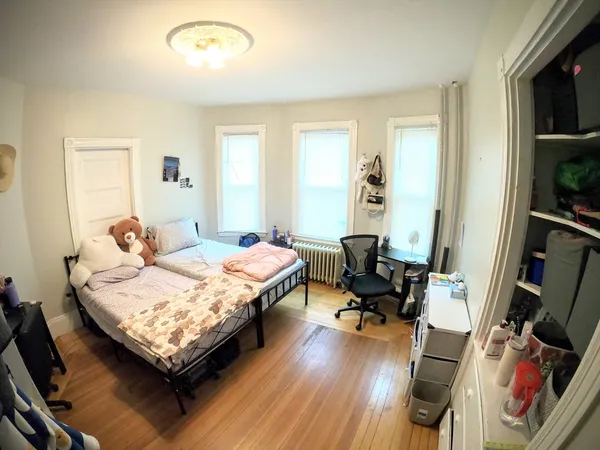 $3,900 | 90 Fisher Avenue, Unit 1, Boston, MA 02120