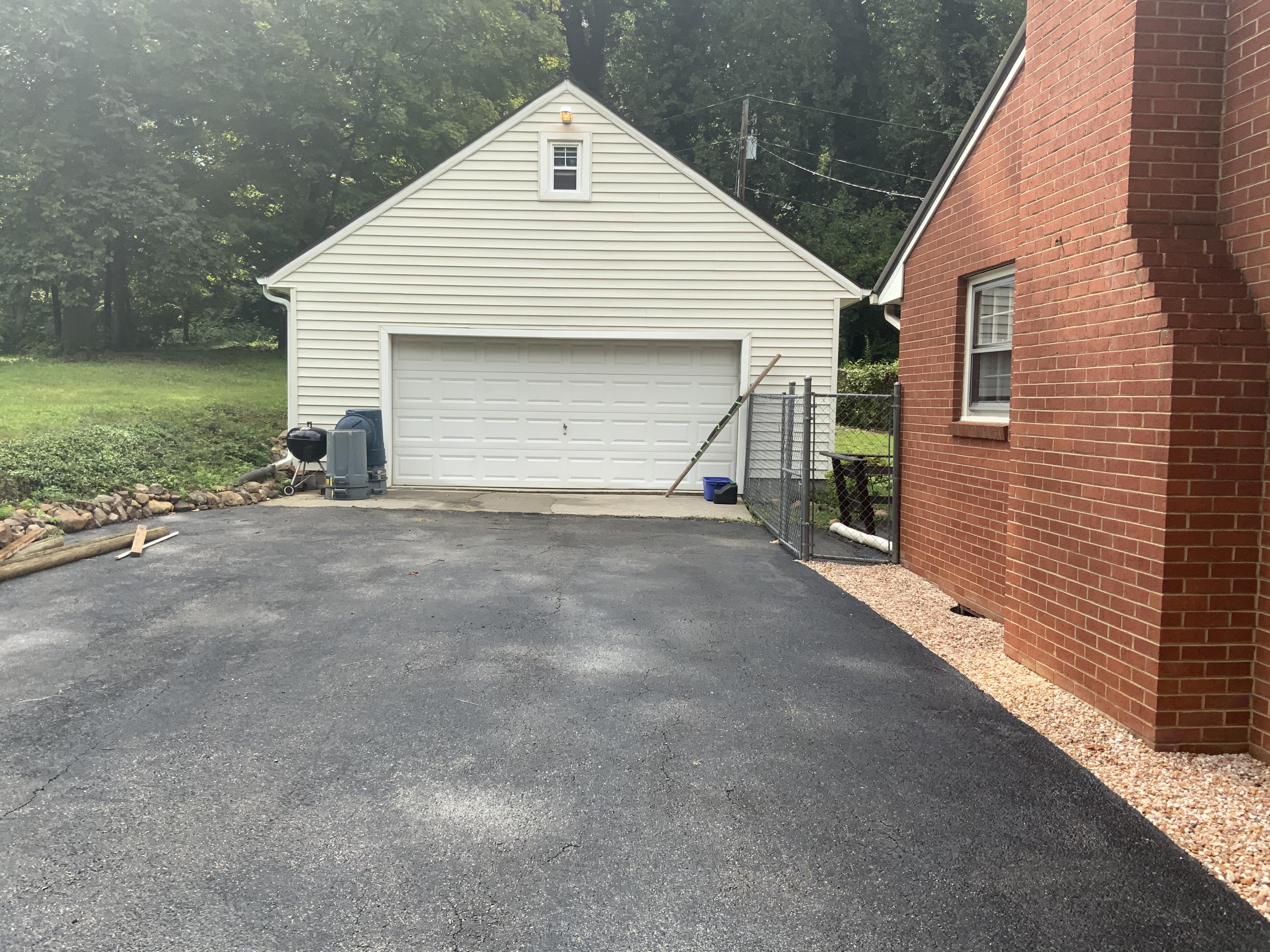 4703 Tree Top Camp Road Salem, VA 24153 - Photo 3 of 15 FE41D6C9-8816-4292-8310-4AA590F5E0C4