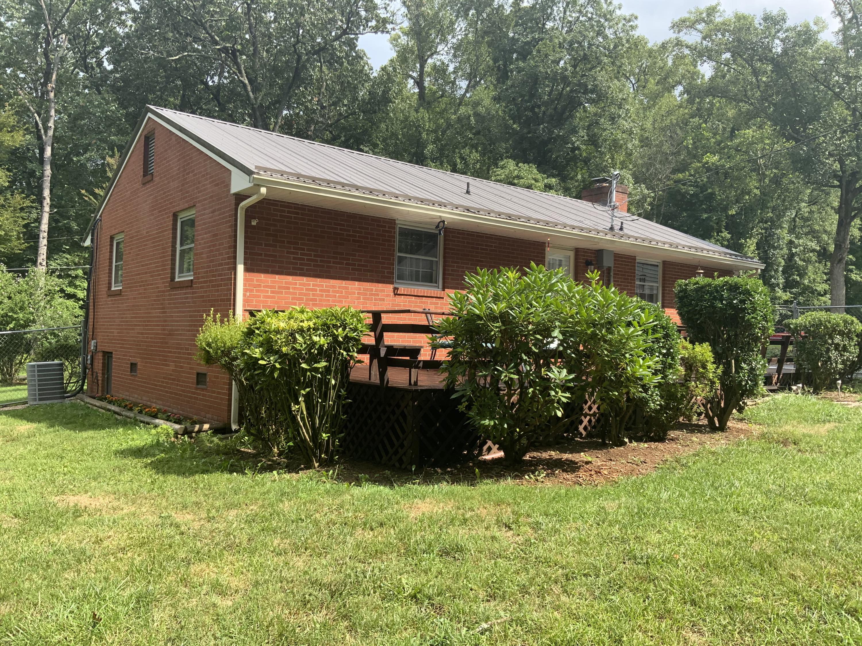 4703 Tree Top Camp Road Salem, VA 24153 - Photo 5 of 15 5676C667-070A-4F1C-95F8-C952D9CF055E