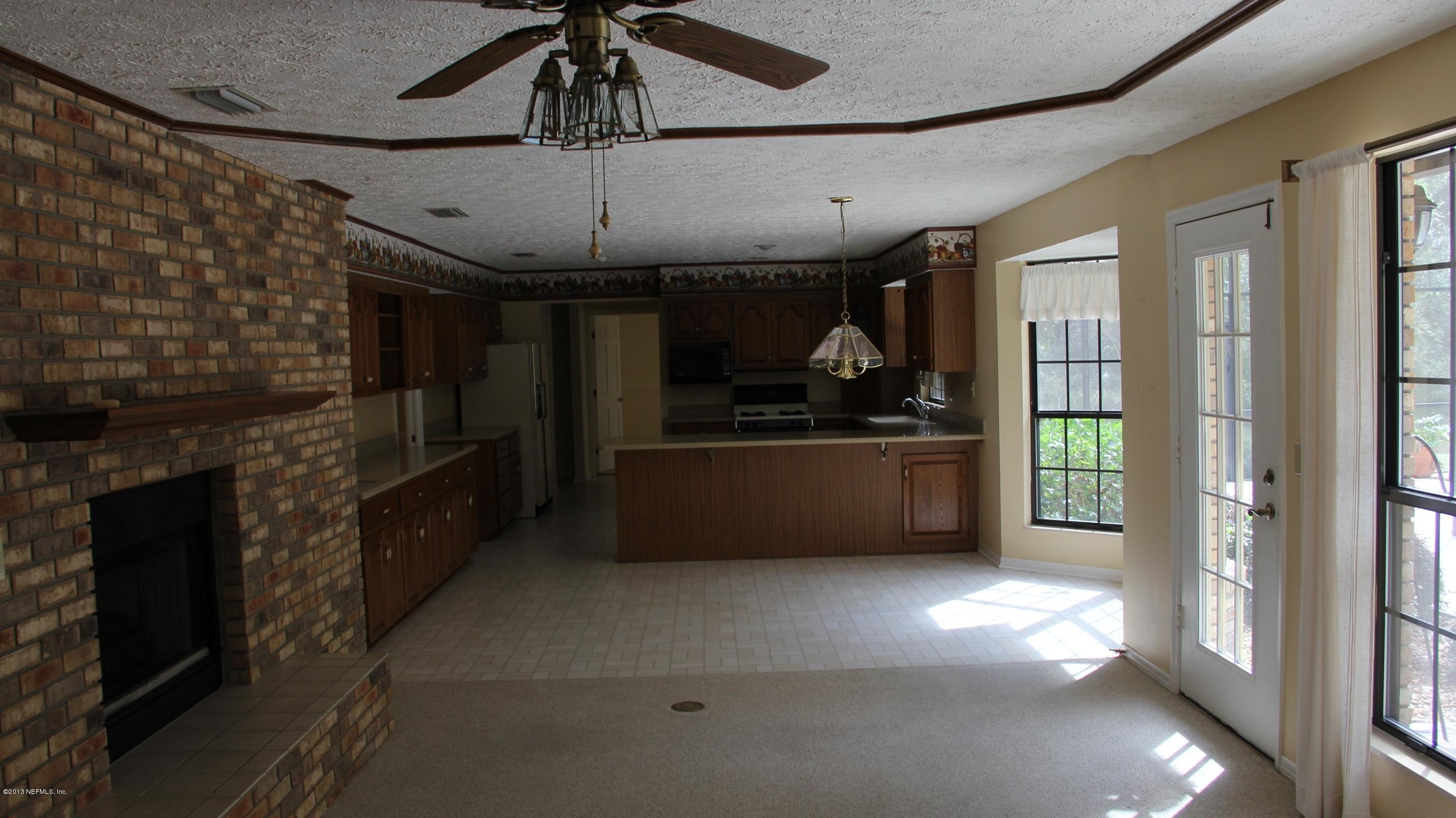 1386 Ree Street Starke, FL 32091 - Photo 14 of 36 View of kitchen and dining area