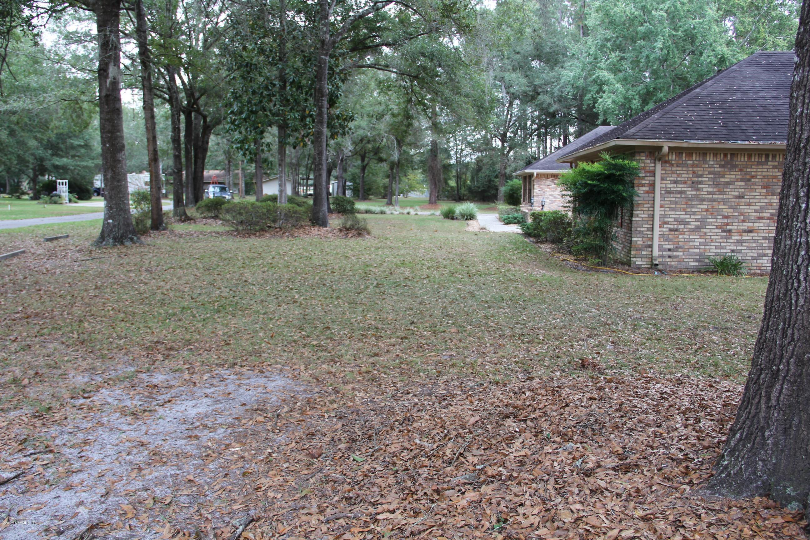 Side view of the front yard.