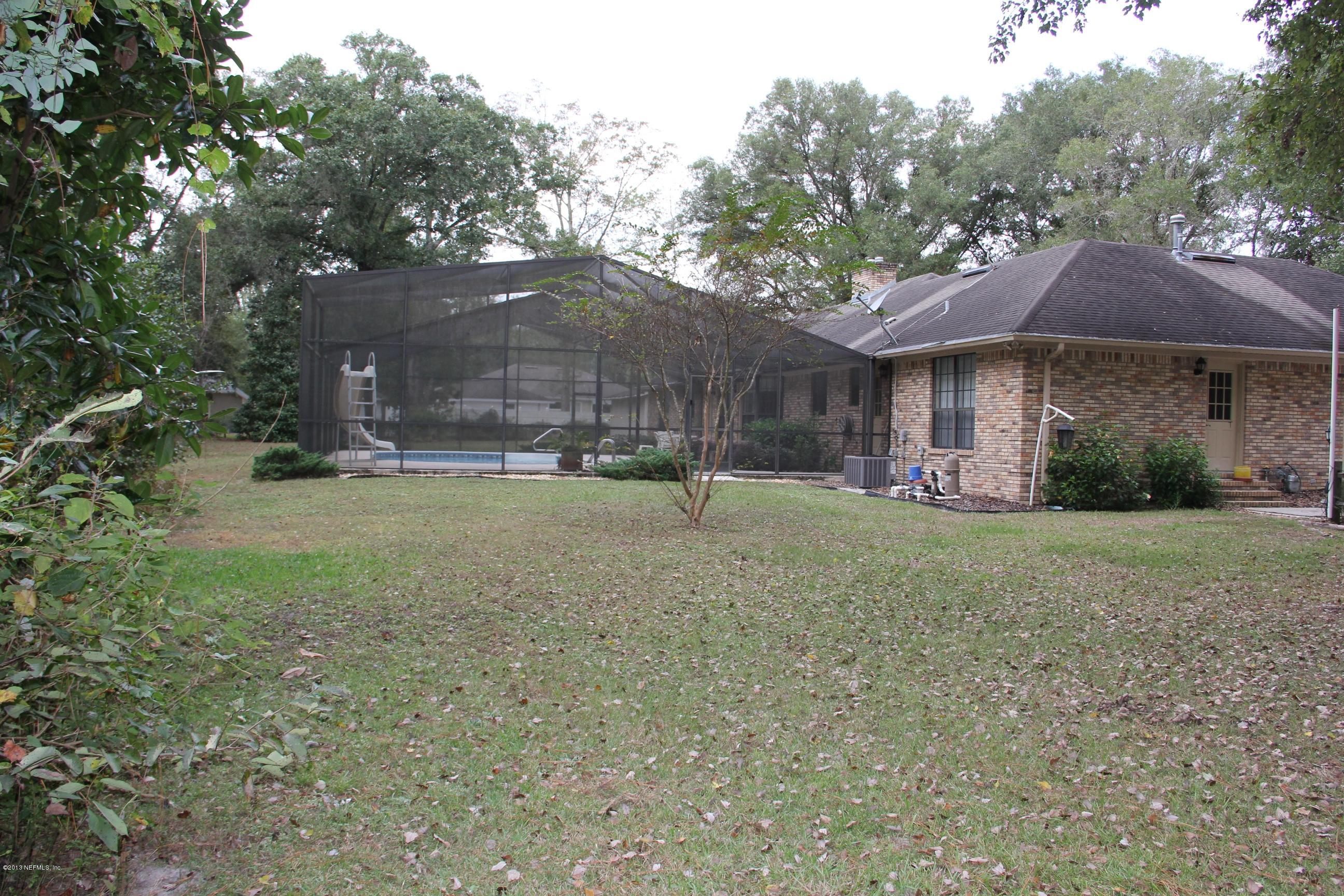 Back view of back yard