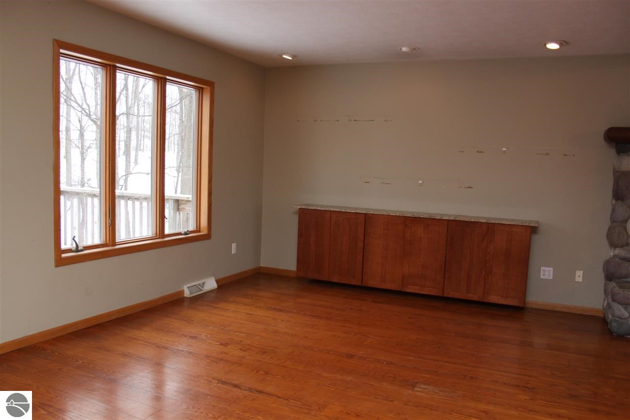 3181 Zimmerman Road Traverse City, MI 49685 - Photo 29 of 53 1779125-28.JPG
