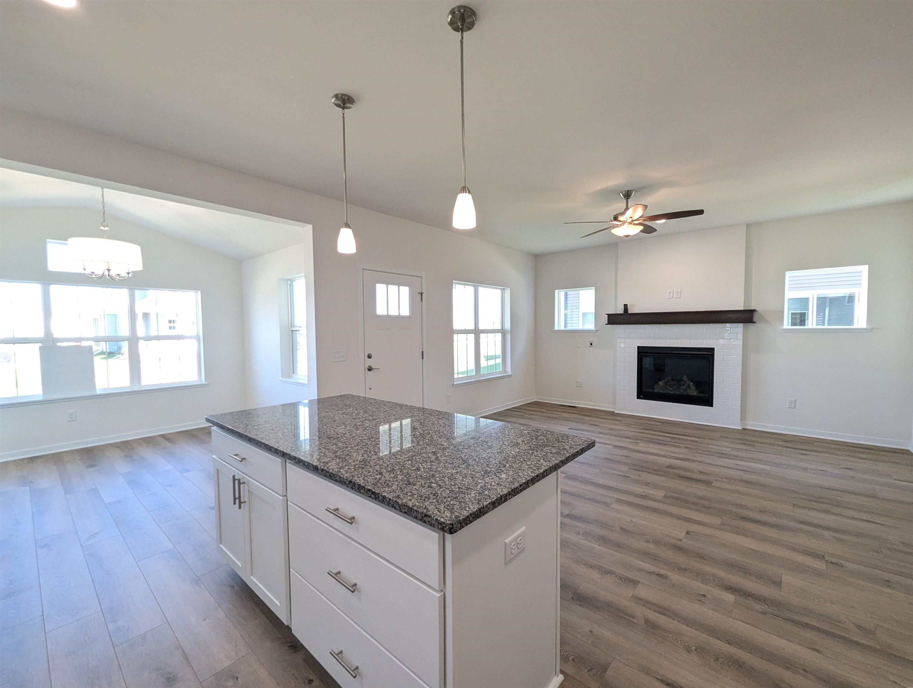 6655 Redpoll Road Middleton, WI 53562 - Photo 9 of 67