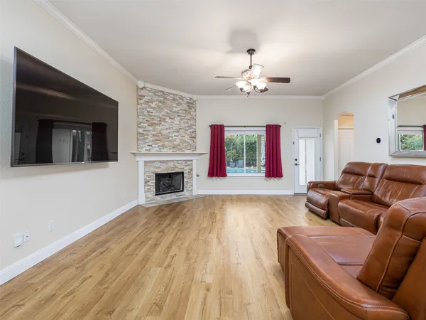 $424,999 | 907 Ridgemont Circle, Leander, TX 78641