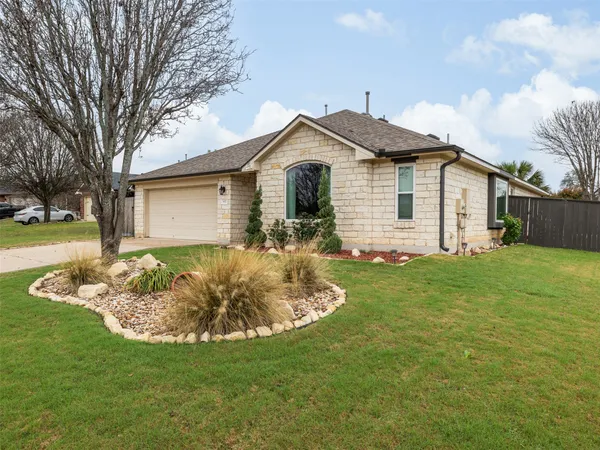 $424,999 | 907 Ridgemont Circle, Leander, TX 78641