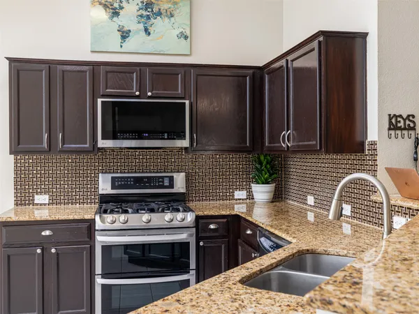$424,999 | 907 Ridgemont Circle, Leander, TX 78641