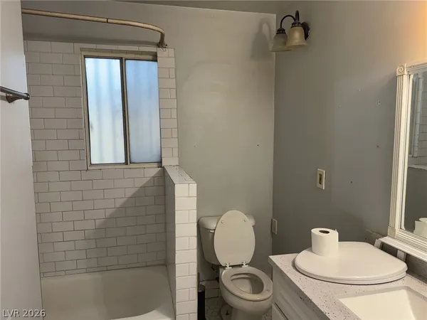 $1,800 | 2214 Santa Clara Drive, Las Vegas, NV 89104