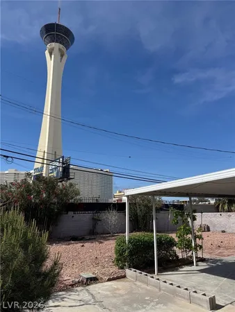 $1,800 | 2214 Santa Clara Drive, Las Vegas, NV 89104
