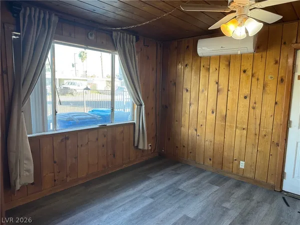 $1,800 | 2214 Santa Clara Drive, Las Vegas, NV 89104